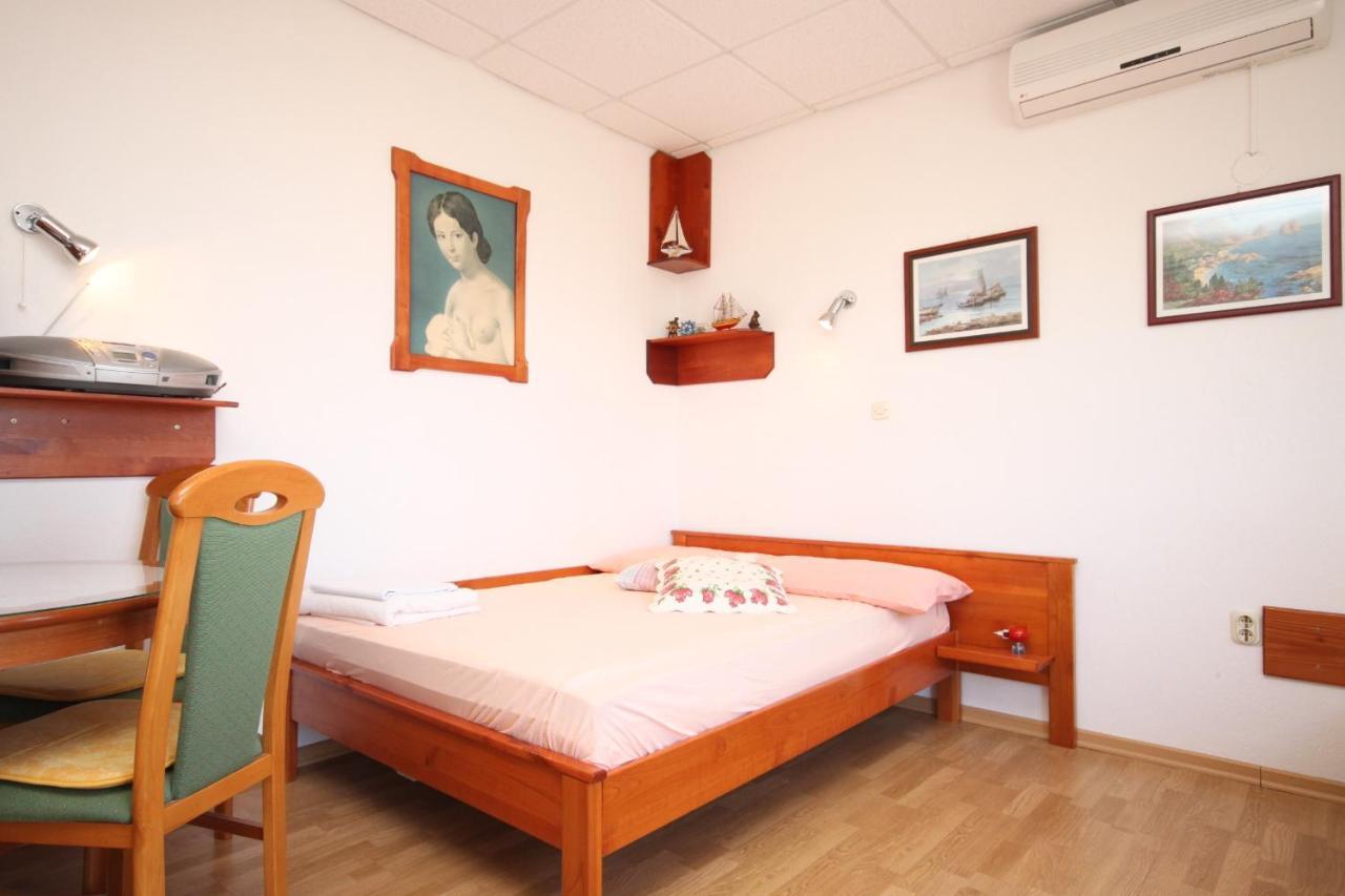 Apartments With A Parking Space Preko, Ugljan - 8224 ภายนอก รูปภาพ