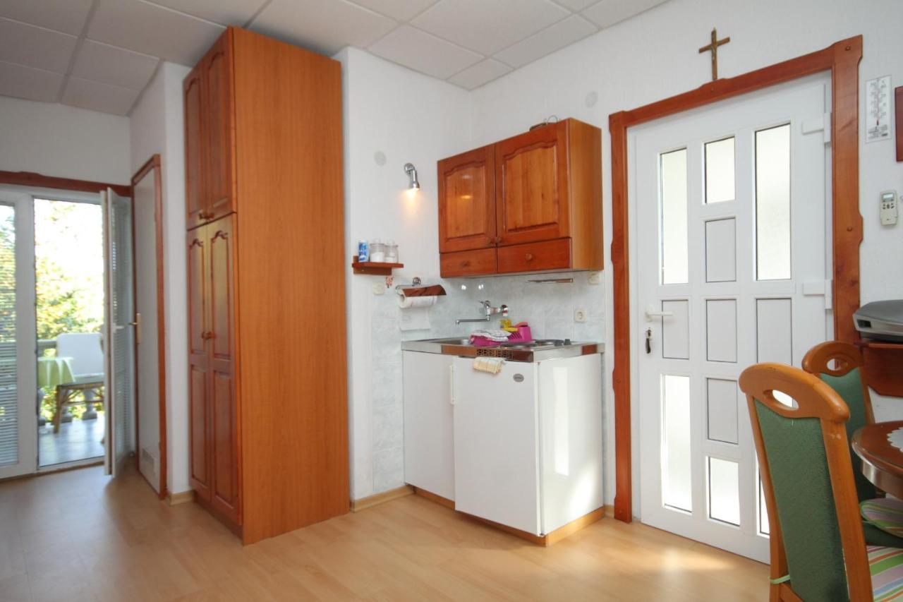 Apartments With A Parking Space Preko, Ugljan - 8224 ภายนอก รูปภาพ