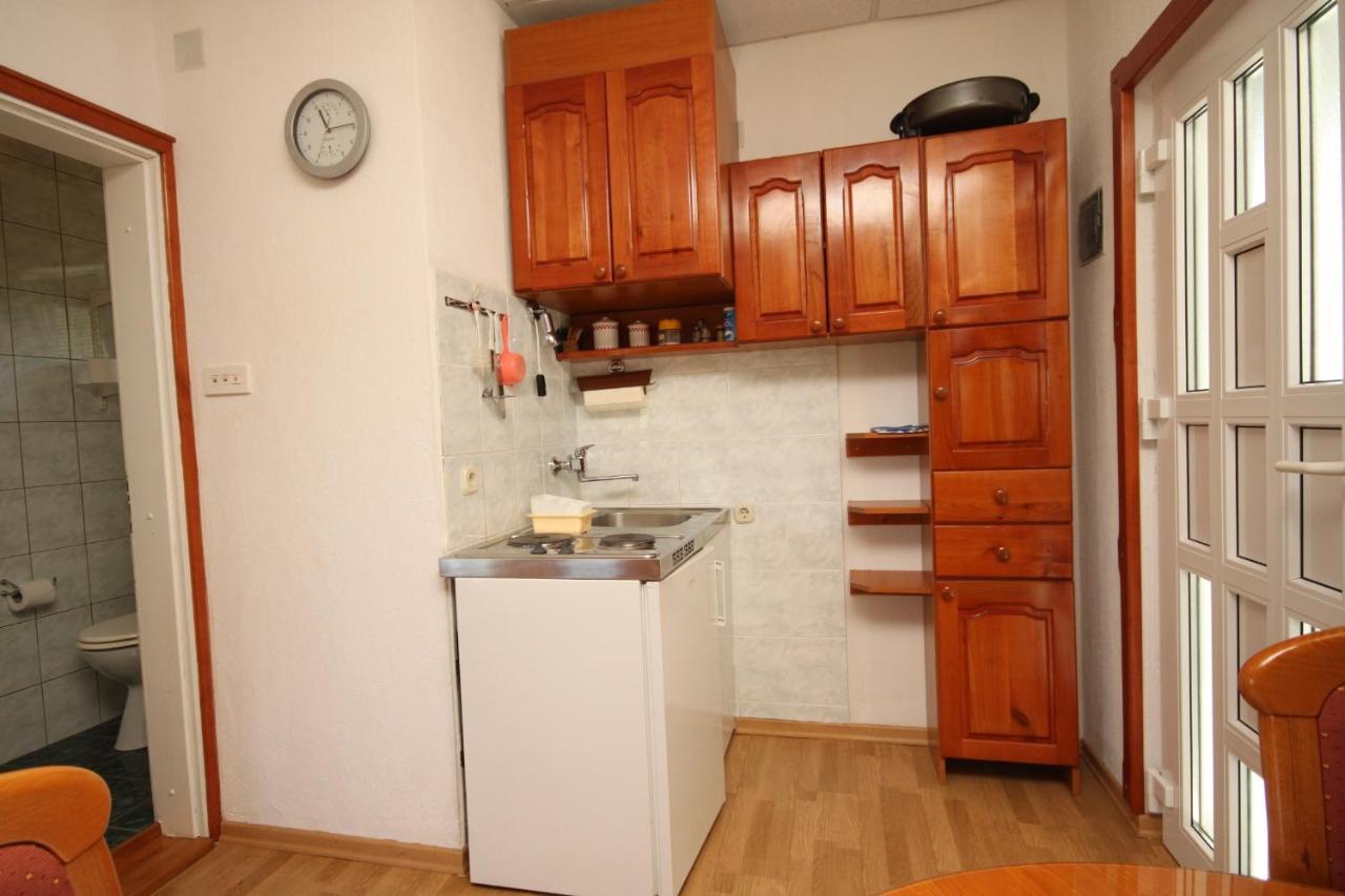 Apartments With A Parking Space Preko, Ugljan - 8224 ภายนอก รูปภาพ
